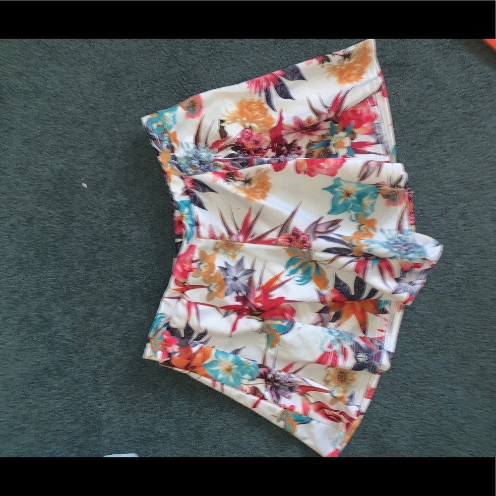 Flowery shorts